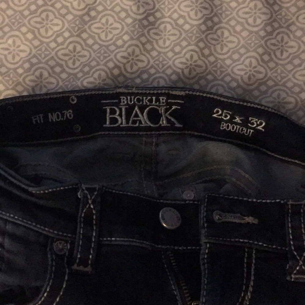 BUCKLE BLACK JEANS